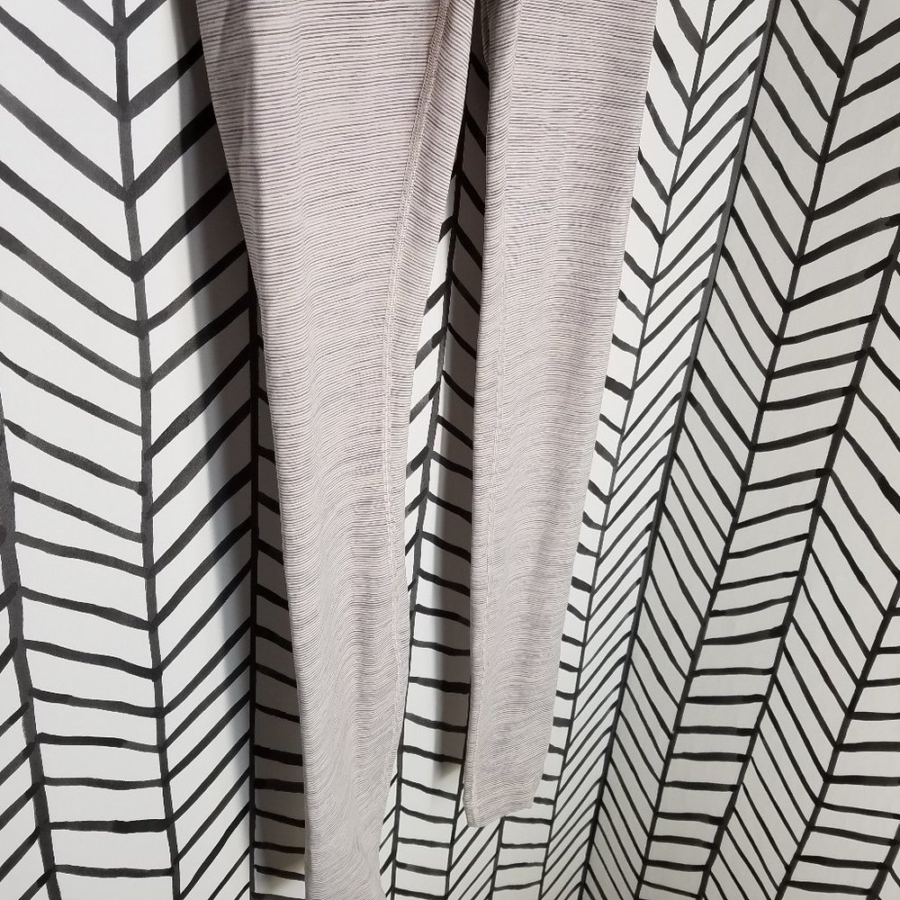 Lululemon Wunder Under Pant High Rise Tight Size 4 - Picture 5 of 11